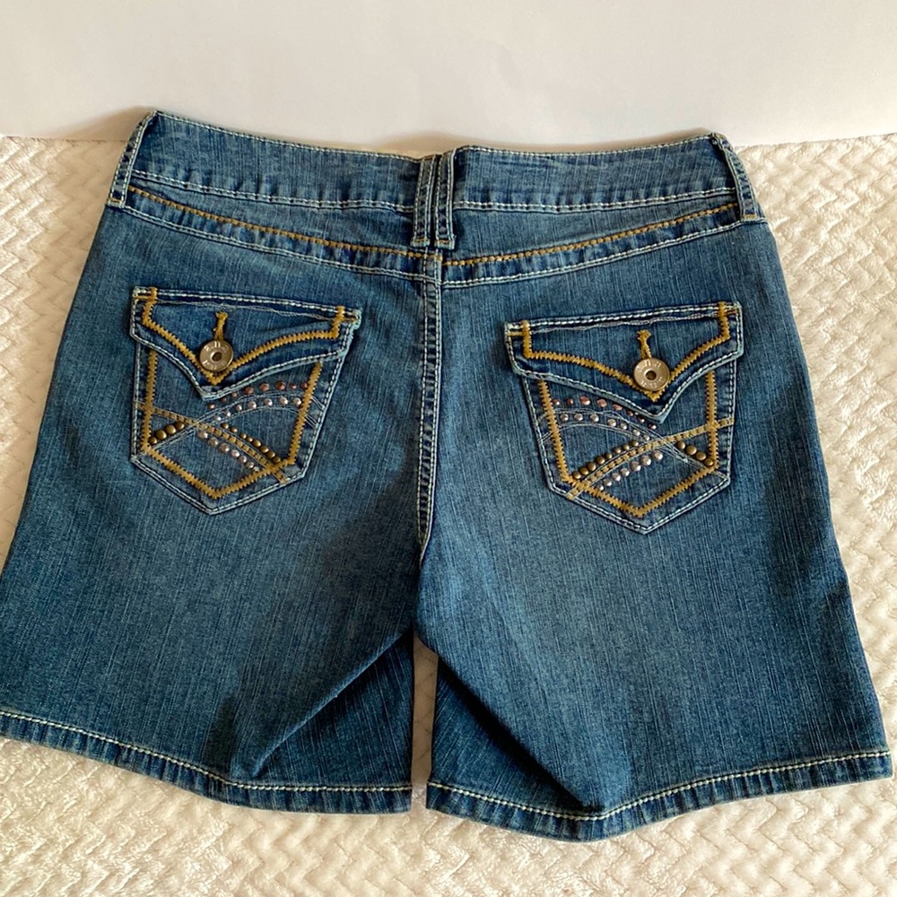 a.n.a Blue Denim Shorts 6 P Petite Women`s